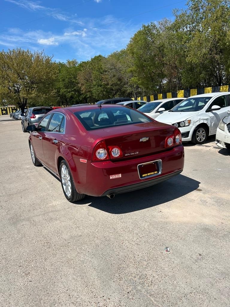 Chevrolet Malibu  2011