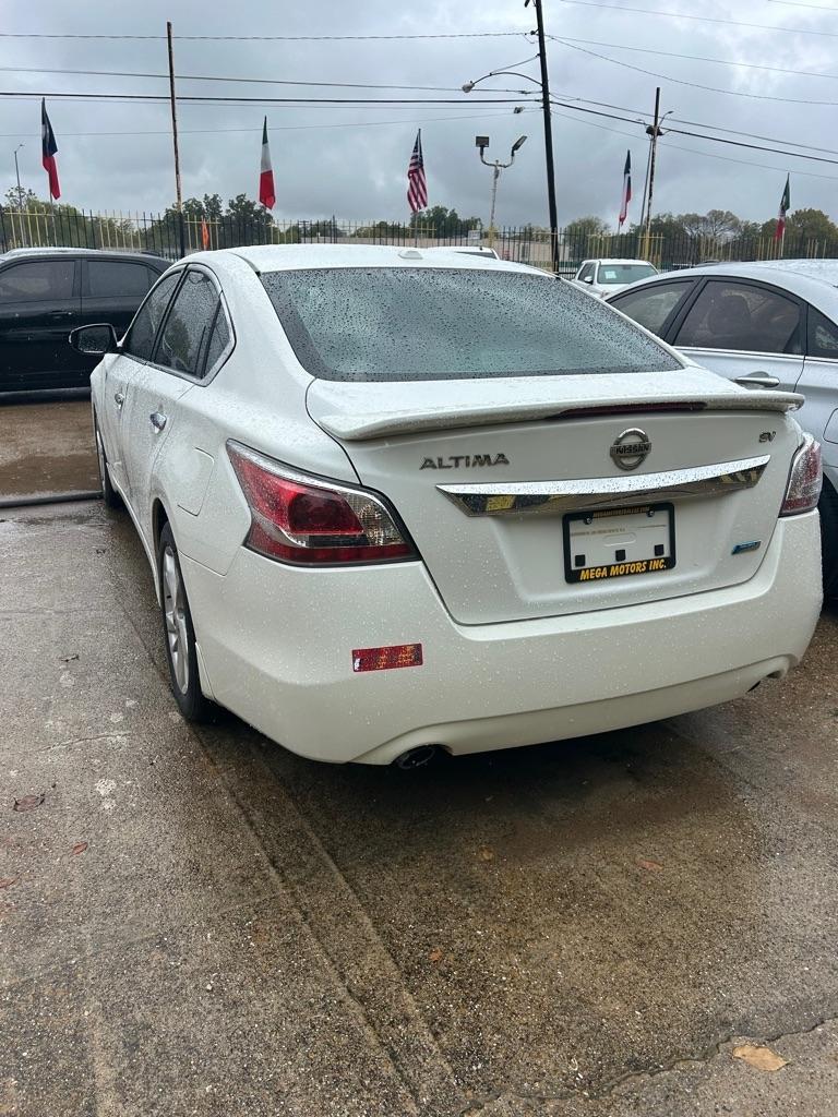 Nissan Altima  2014