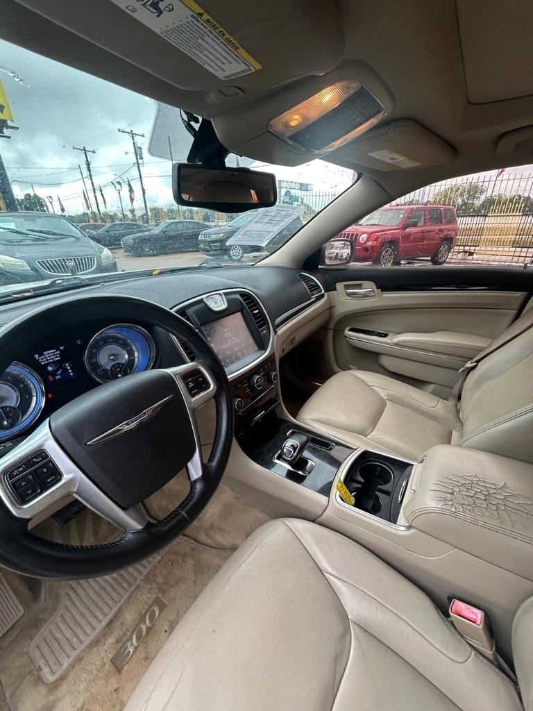 Chrysler 300  2013