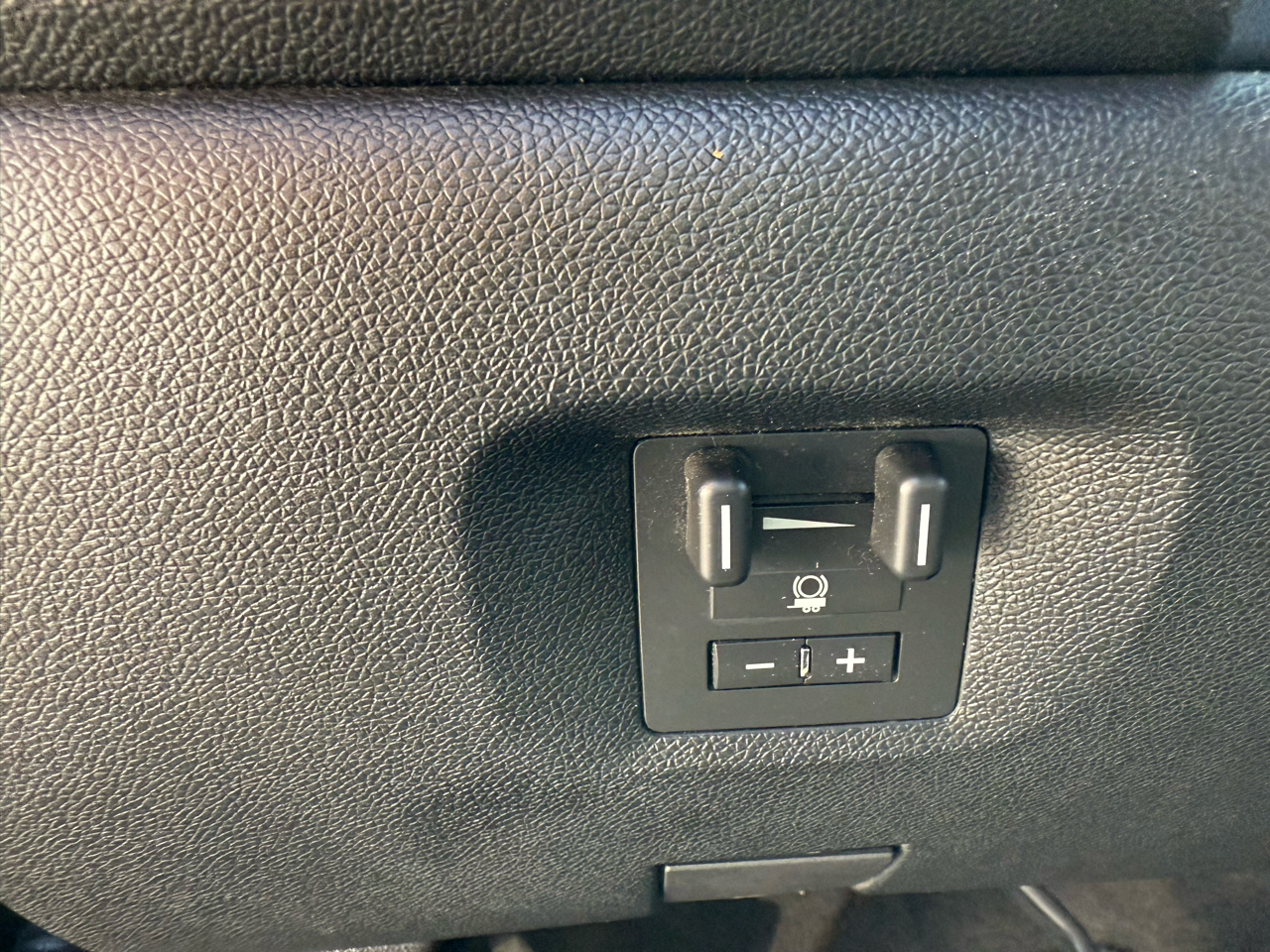 Chevrolet Suburban LTZ 1500 4WD 2009 Chevrolet Suburban LTZ 1500 4WD 2009