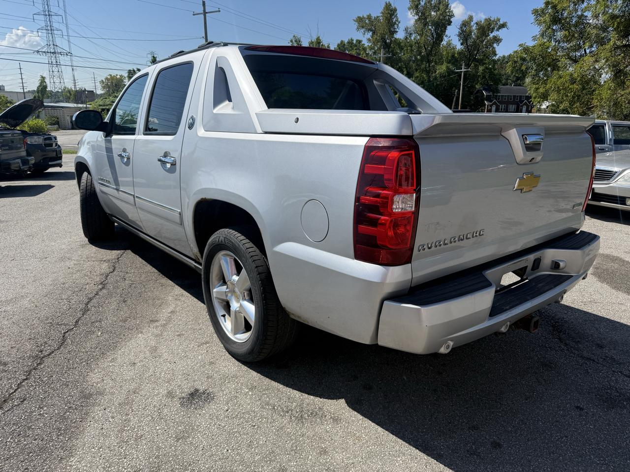 Chevrolet Avalanche LTZ 4WD 2013