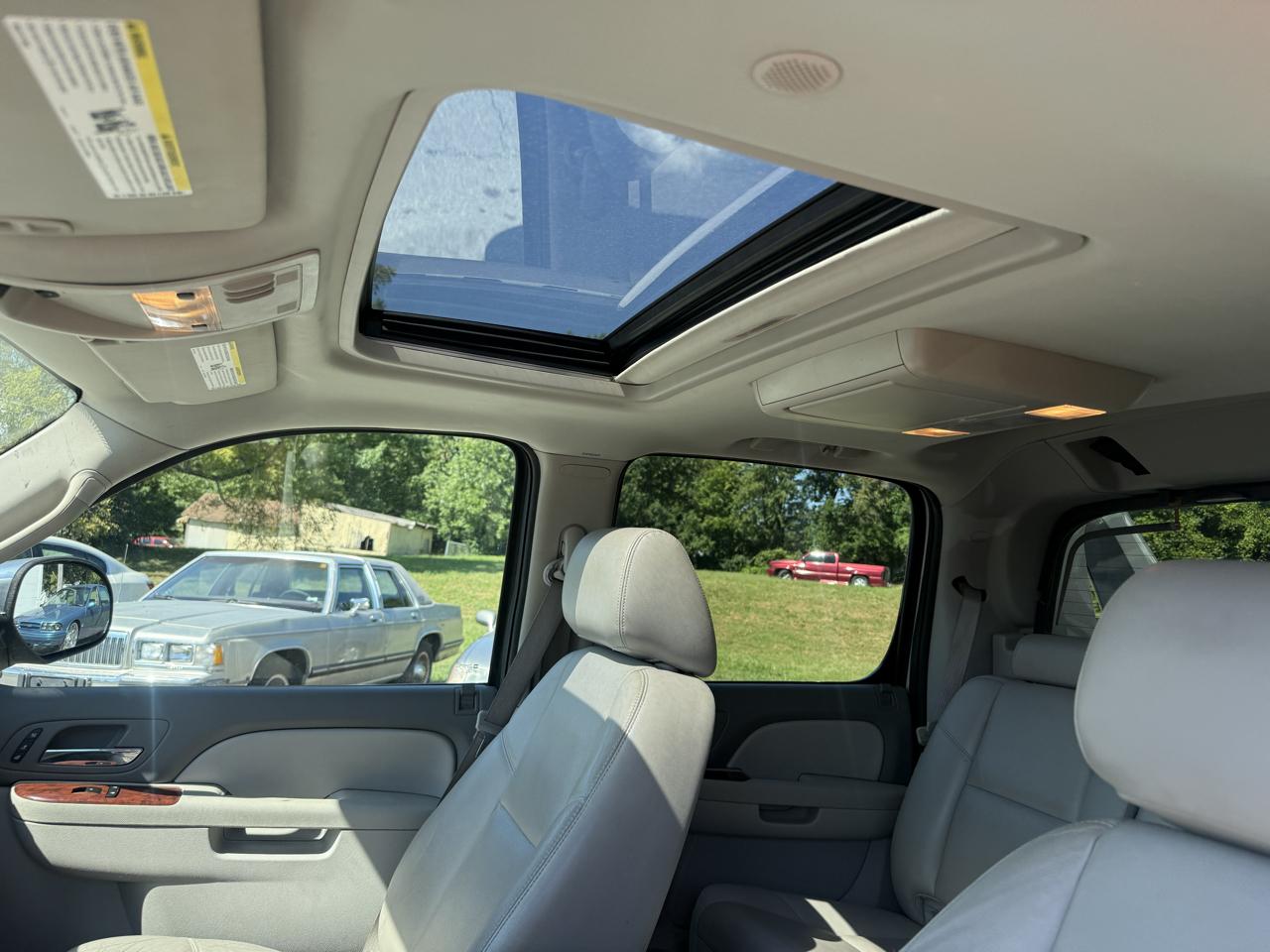 Chevrolet Avalanche LTZ 4WD 2013