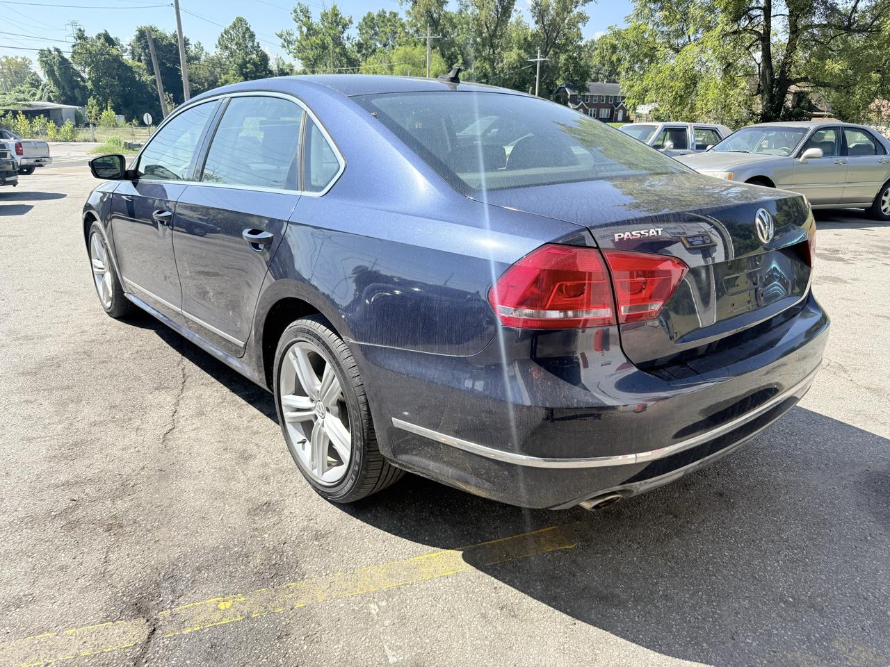 Volkswagen Passat 2.0L TDI SEL Premium 2013