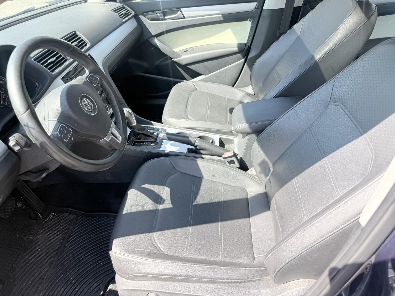Volkswagen Passat 2.0L TDI SEL Premium 2013
