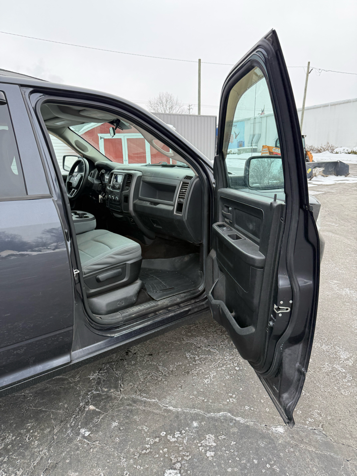 RAM 1500 Tradesman Crew Cab SWB 4WD 2013