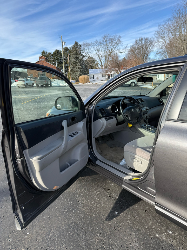 Toyota Highlander Base 4WD 2009