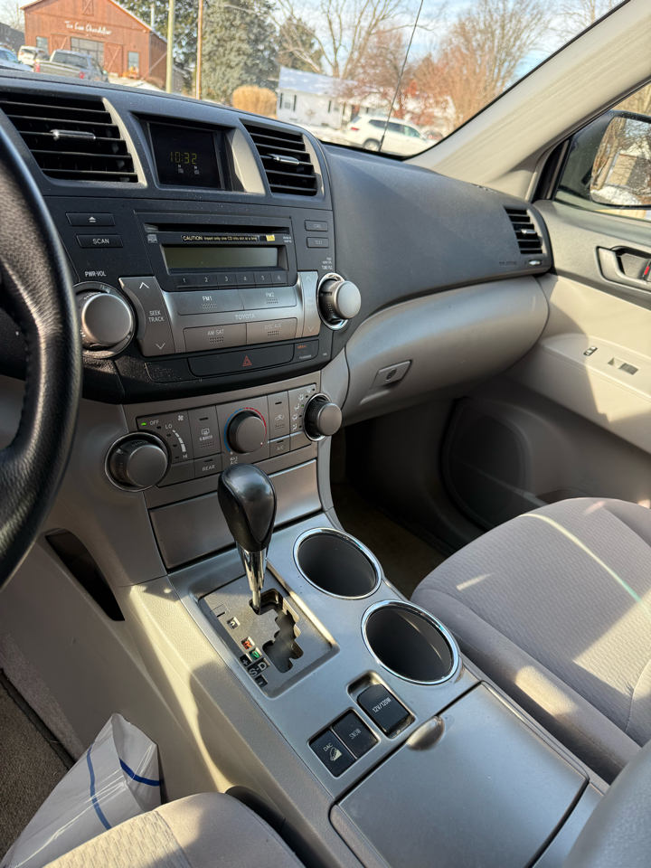 Toyota Highlander Base 4WD 2009