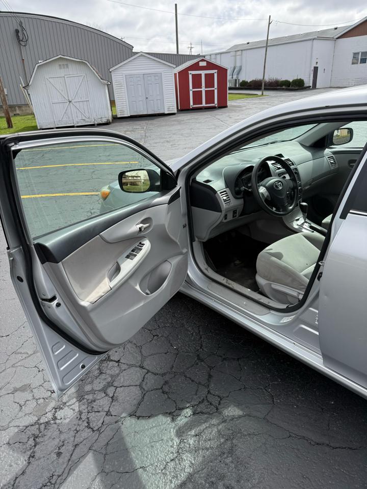 Toyota Corolla 4dr Sdn Auto L (Natl) 2013