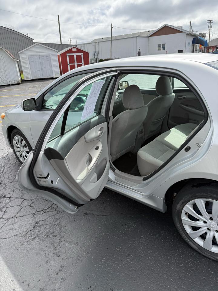 Toyota Corolla 4dr Sdn Auto L (Natl) 2013