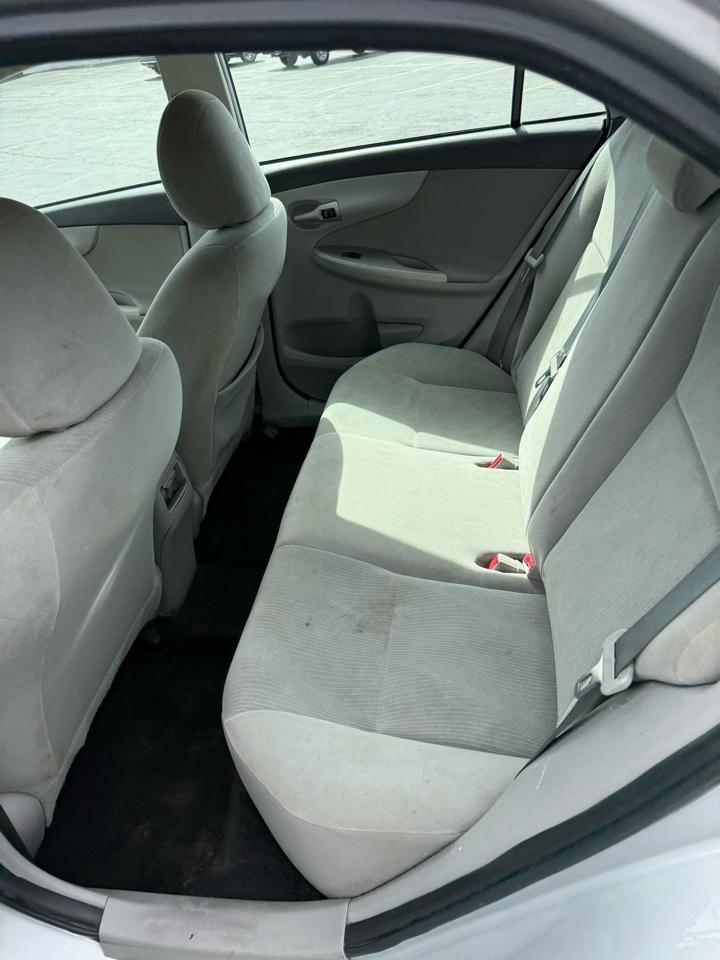 Toyota Corolla 4dr Sdn Auto L (Natl) 2013