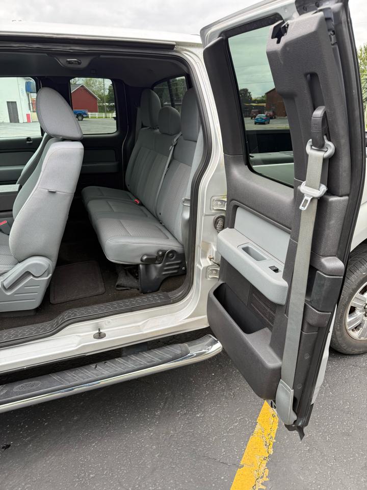 Ford F-150 2WD SuperCab 145" XLT 2011