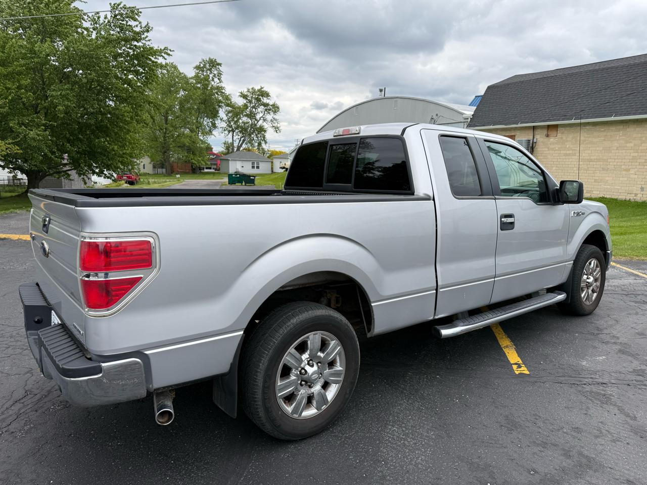 Ford F-150 2WD SuperCab 145" XLT 2011