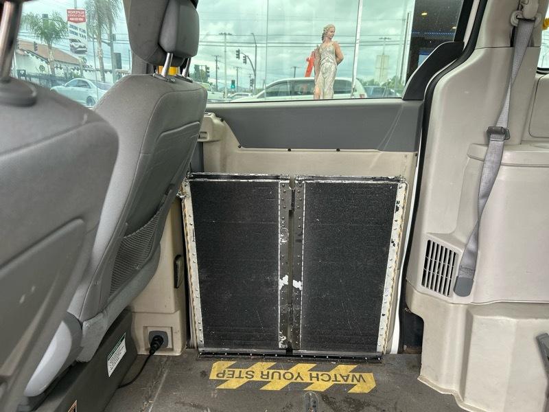 Dodge Grand Caravan SE 2010