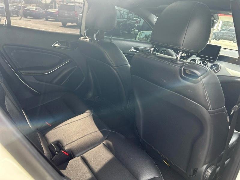 Mercedes-Benz GLA-Class GLA250 2016