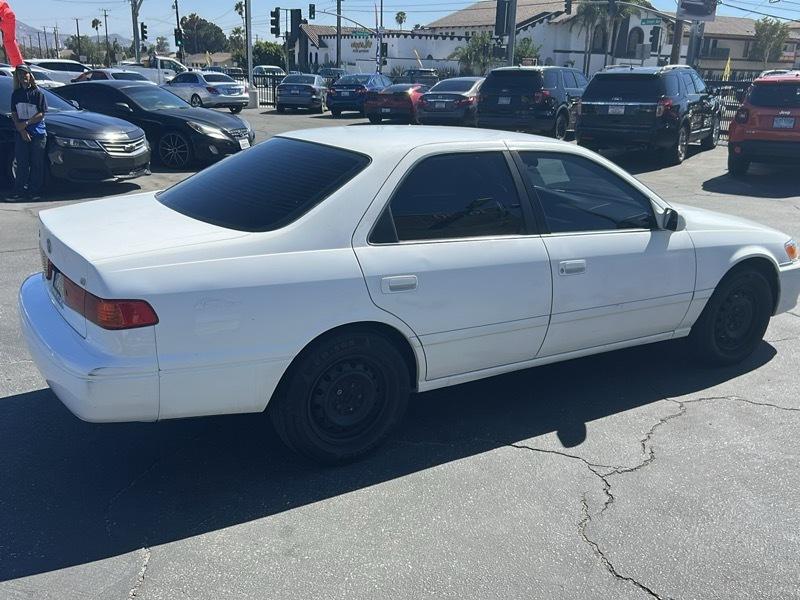 Toyota Camry LE 2000