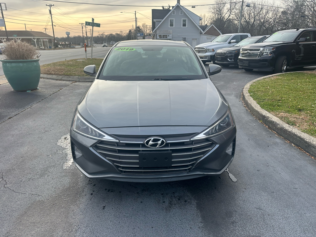Hyundai Elantra  2019