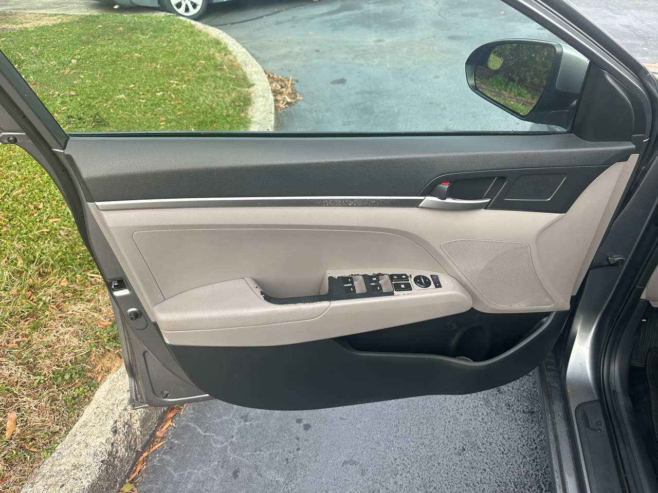 Hyundai Elantra  2019