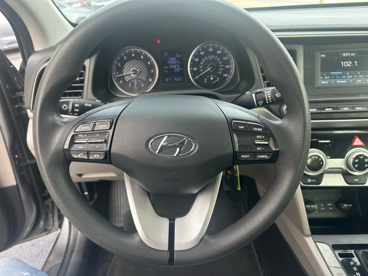 Hyundai Elantra  2019