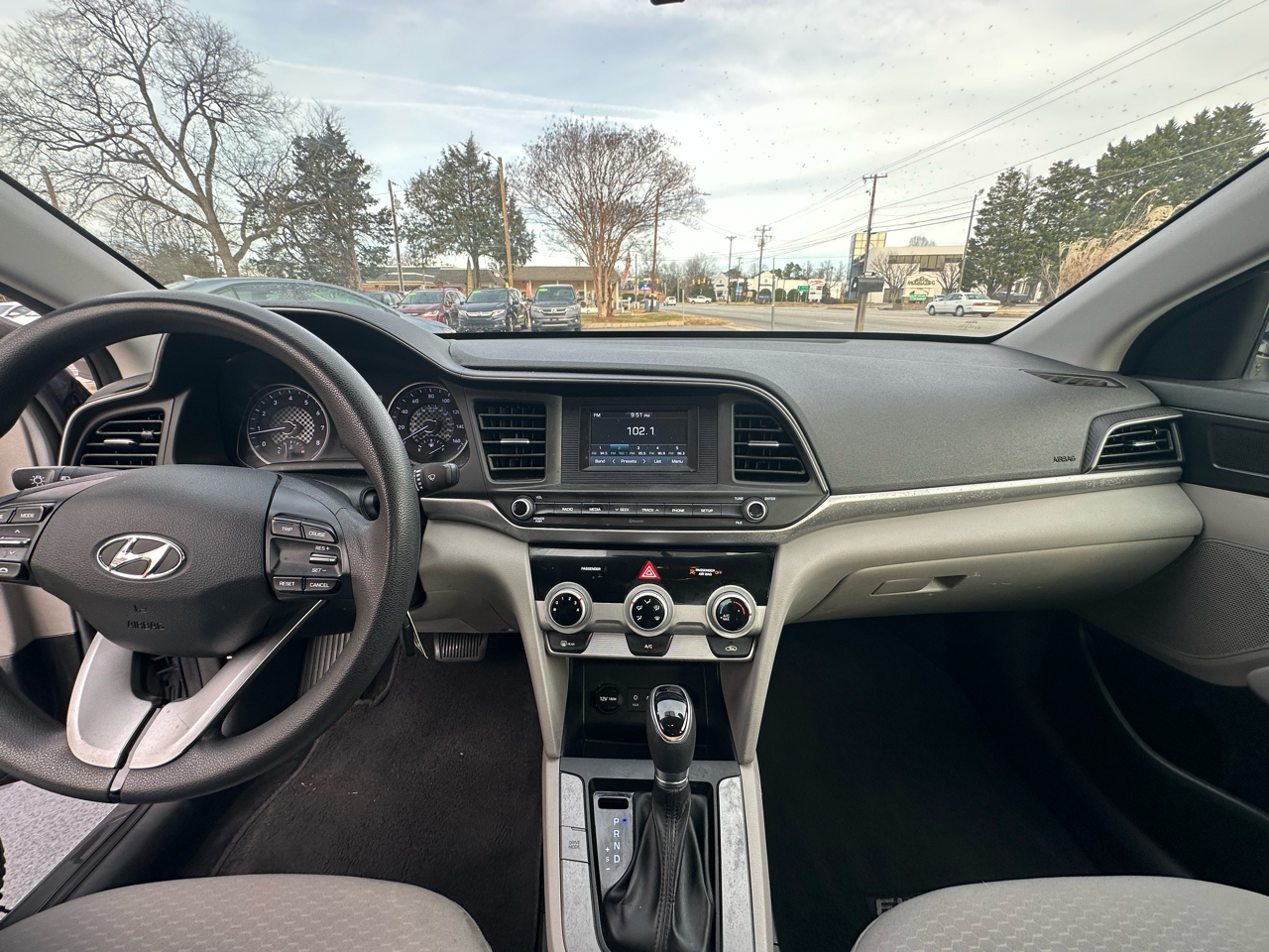Hyundai Elantra  2019