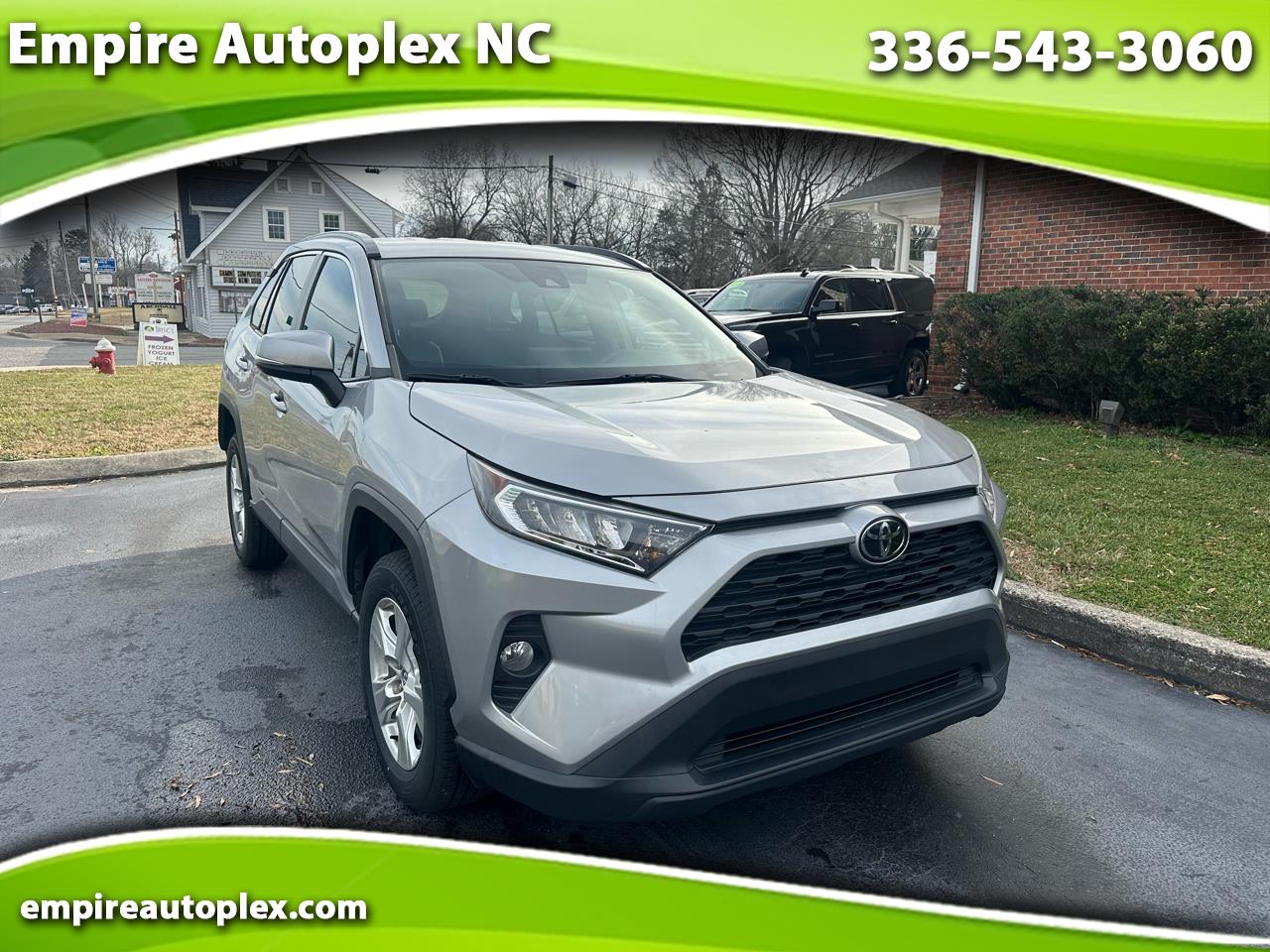 2021 Toyota RAV4 XLE's photo