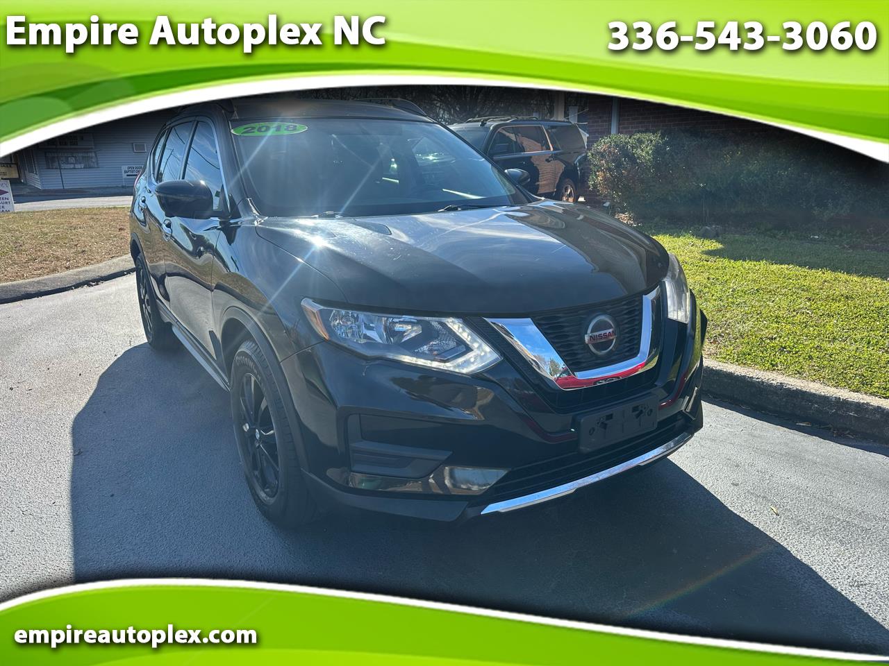 2018 Nissan Rogue SV's photo