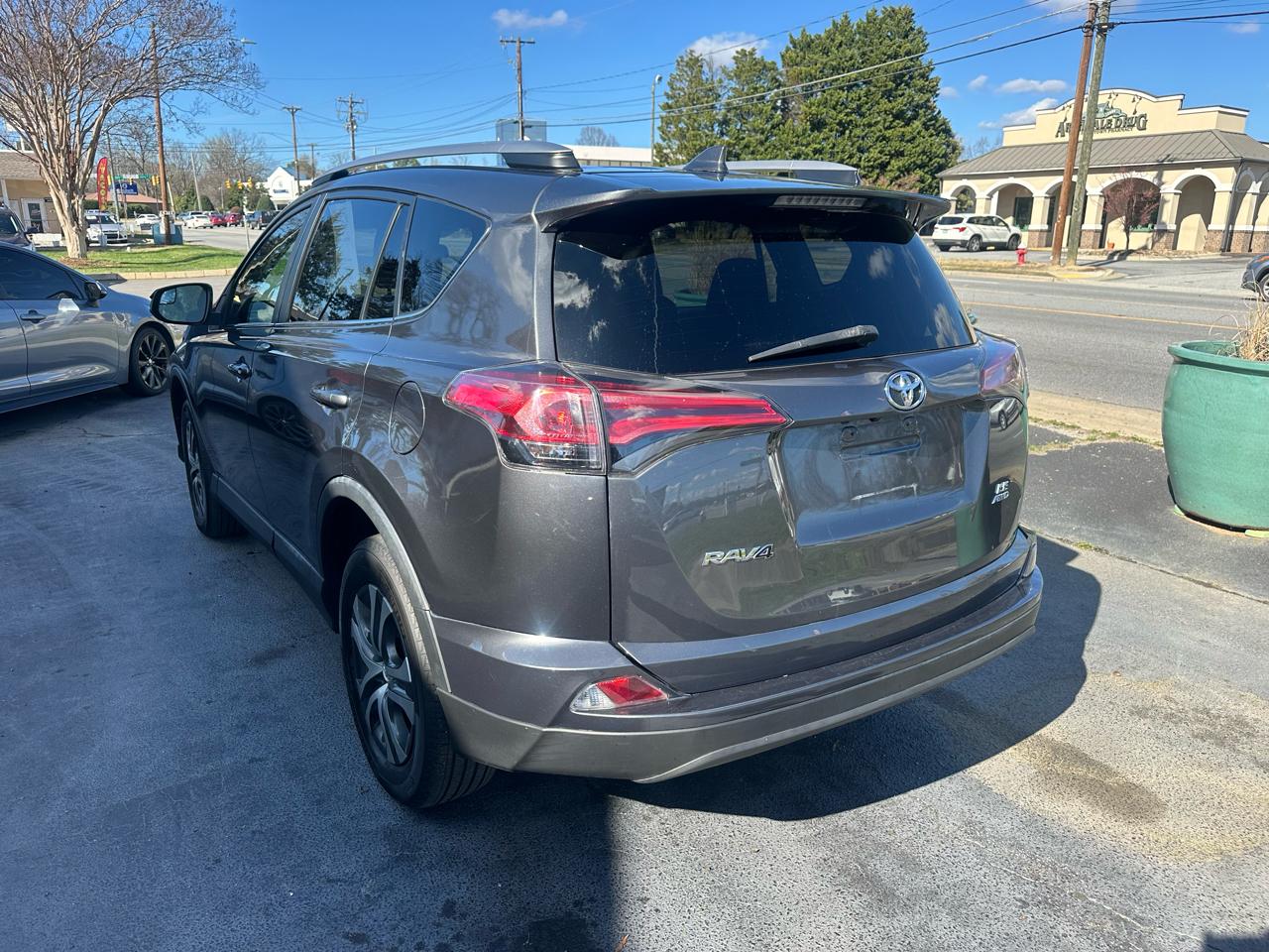 Toyota RAV4  2018