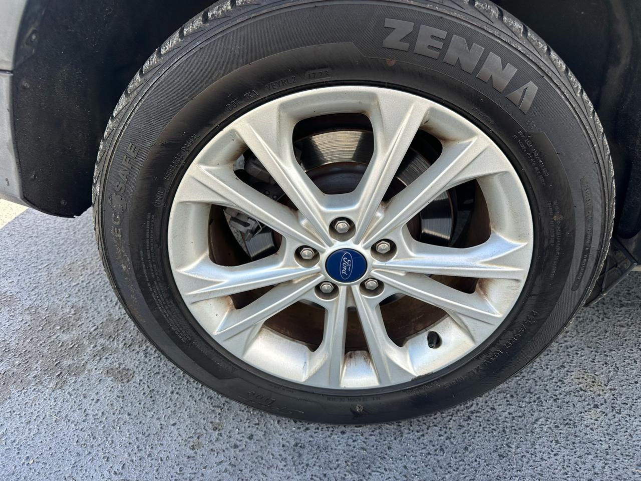 Ford Escape  2017