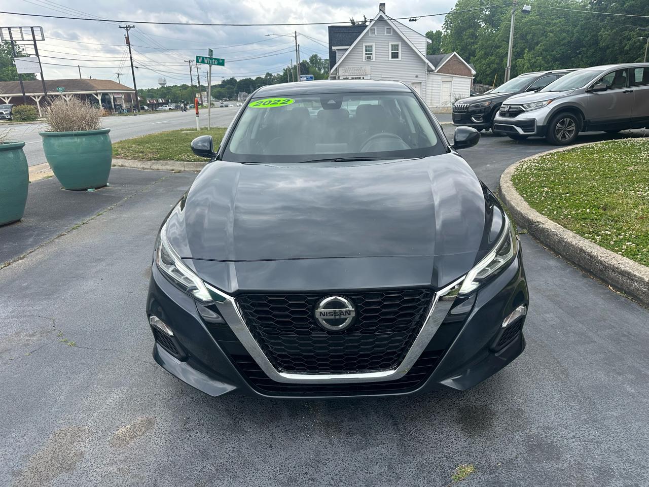 Nissan Altima  2022