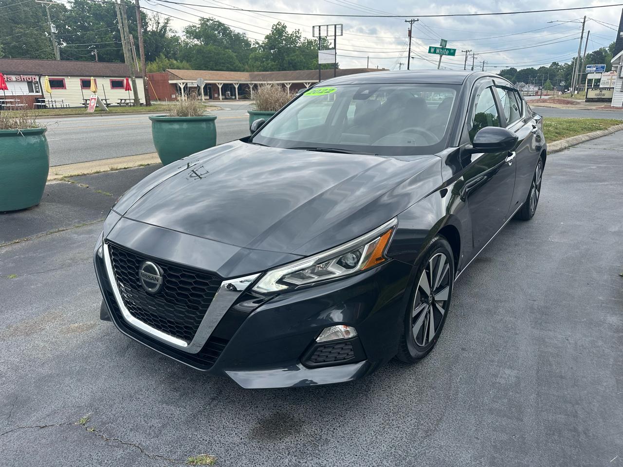 Nissan Altima  2022