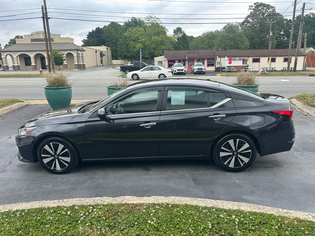 Nissan Altima  2022