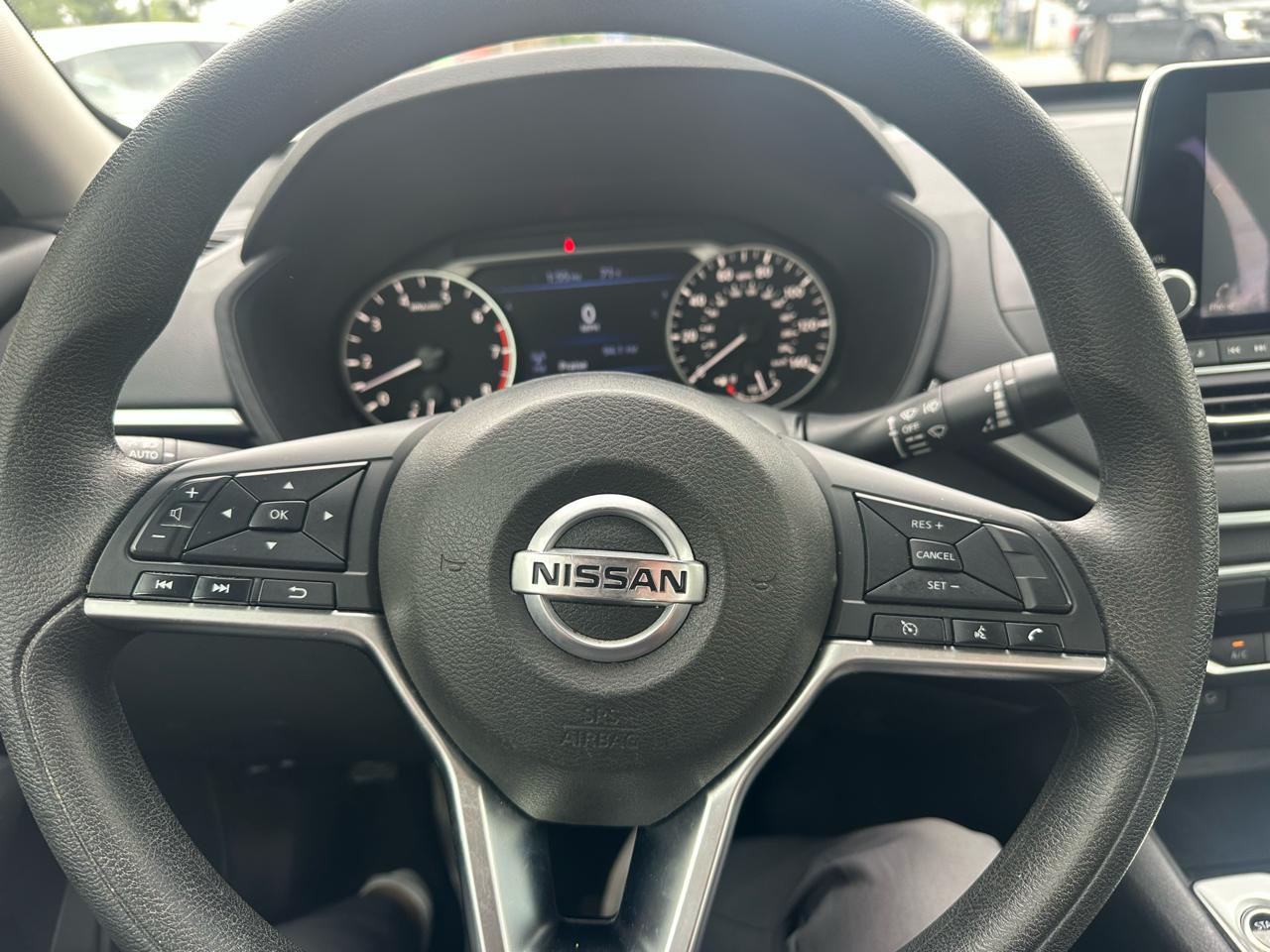 Nissan Altima  2022