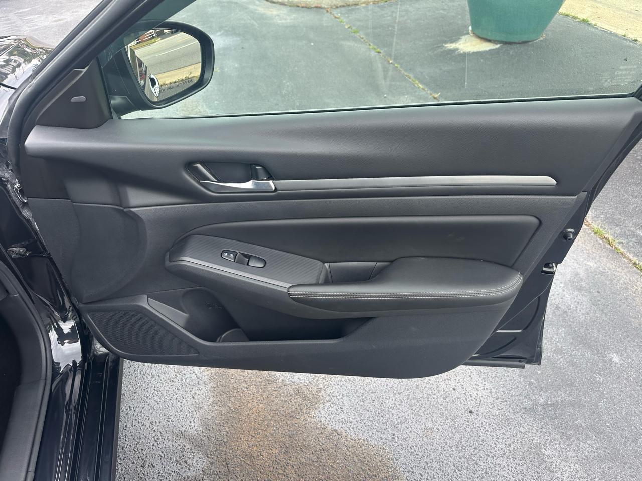 Nissan Altima  2022
