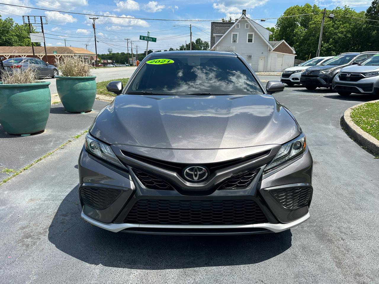 Toyota Camry  2021