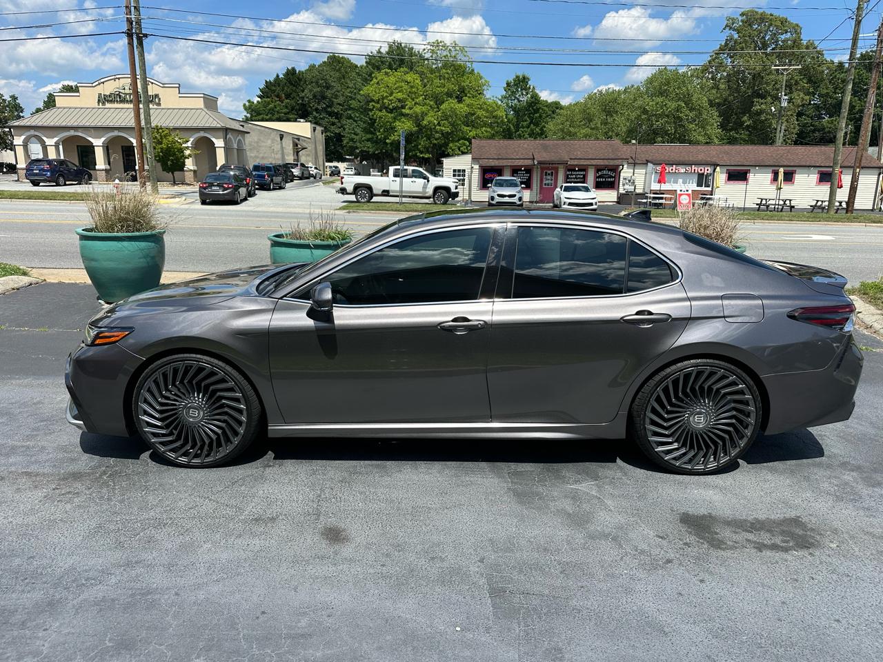 Toyota Camry  2021