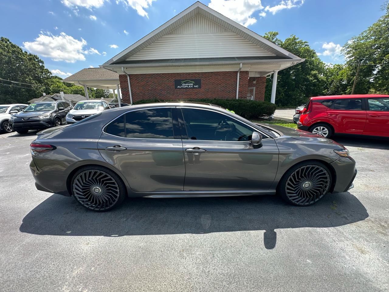 Toyota Camry  2021