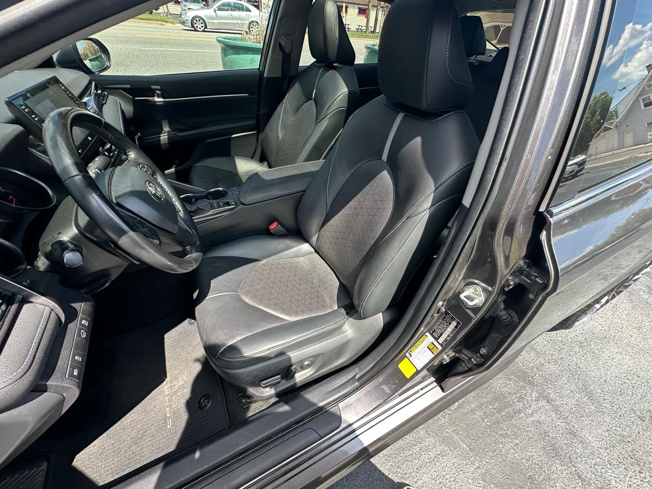 Toyota Camry  2021