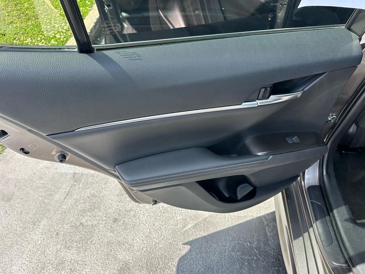 Toyota Camry  2021