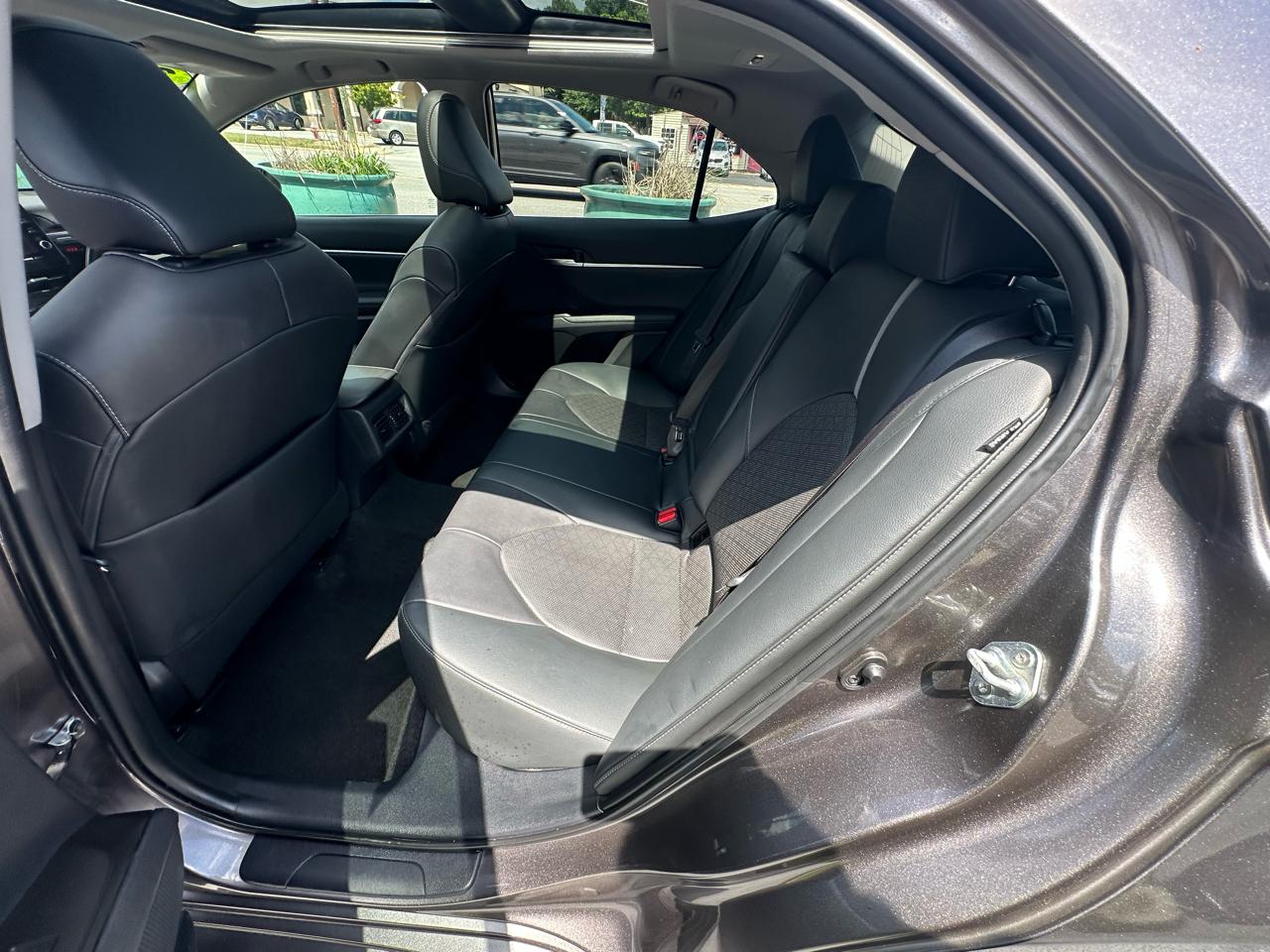 Toyota Camry  2021
