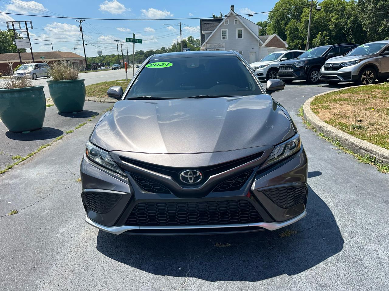 Toyota Camry  2021