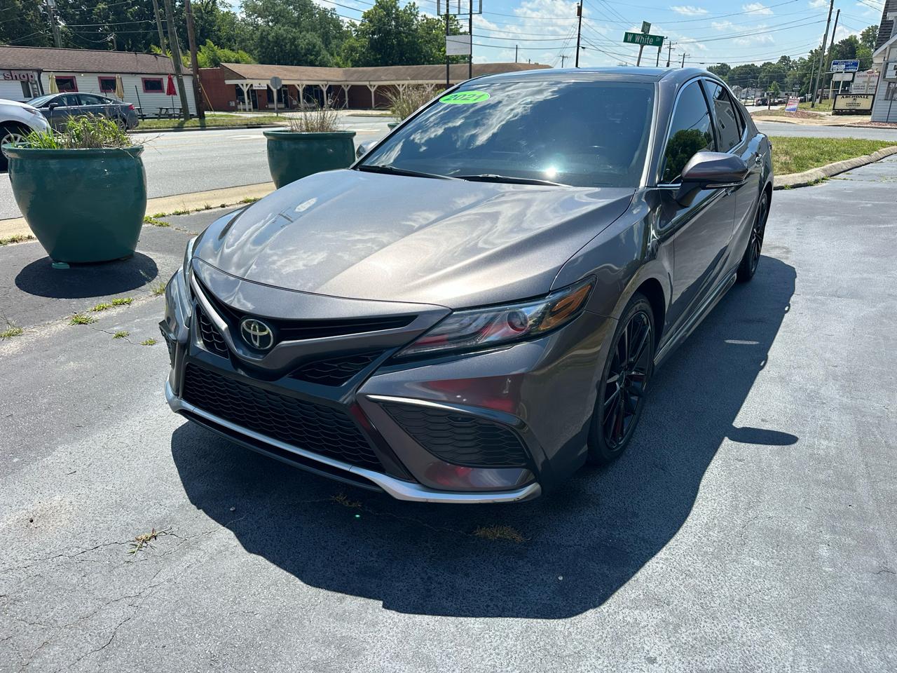 Toyota Camry  2021