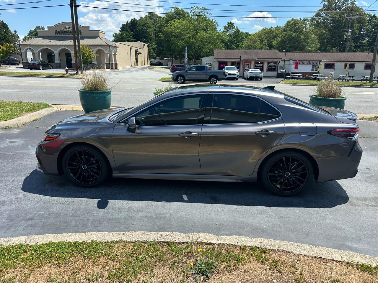 Toyota Camry  2021