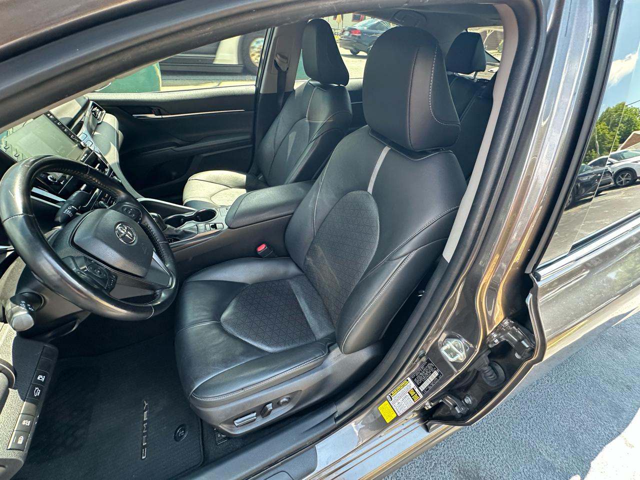 Toyota Camry  2021