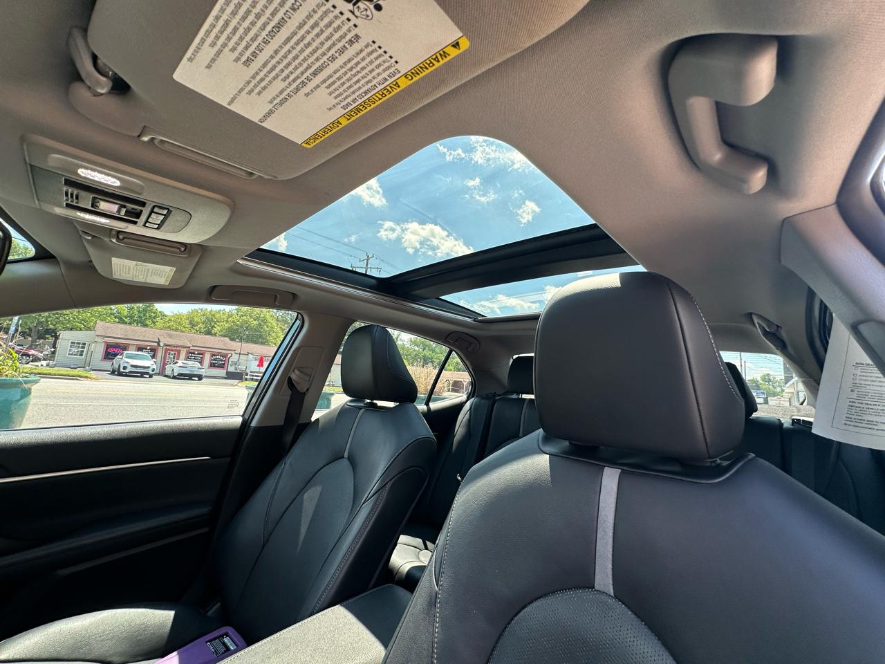 Toyota Camry  2021