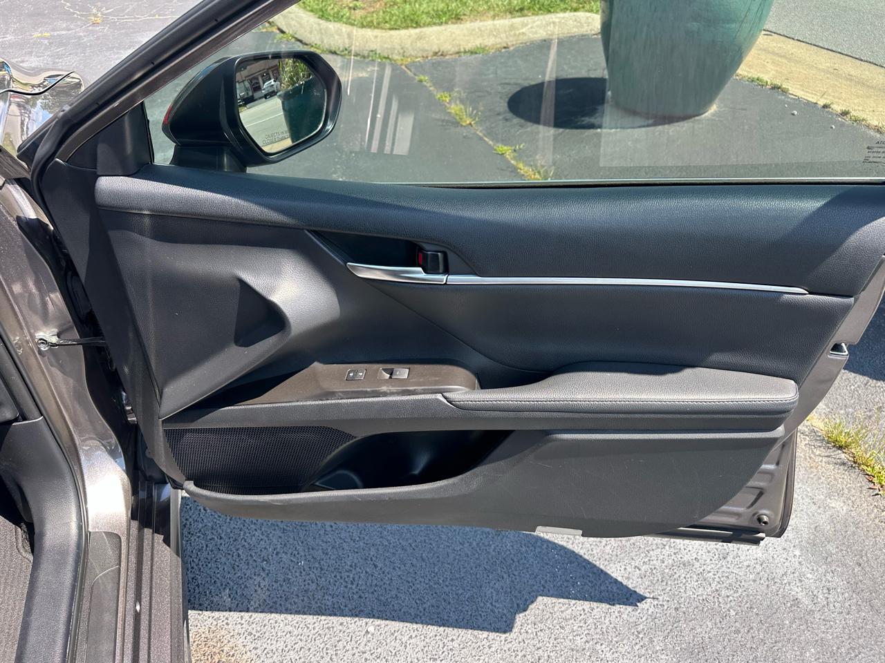 Toyota Camry  2021
