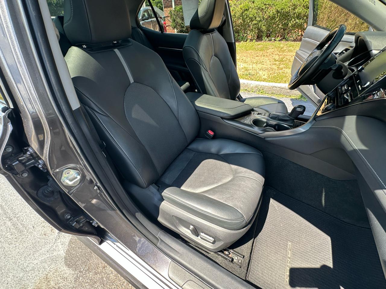 Toyota Camry  2021