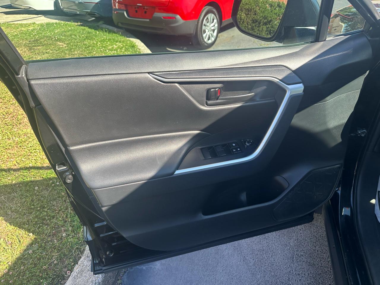 Toyota RAV4  2021