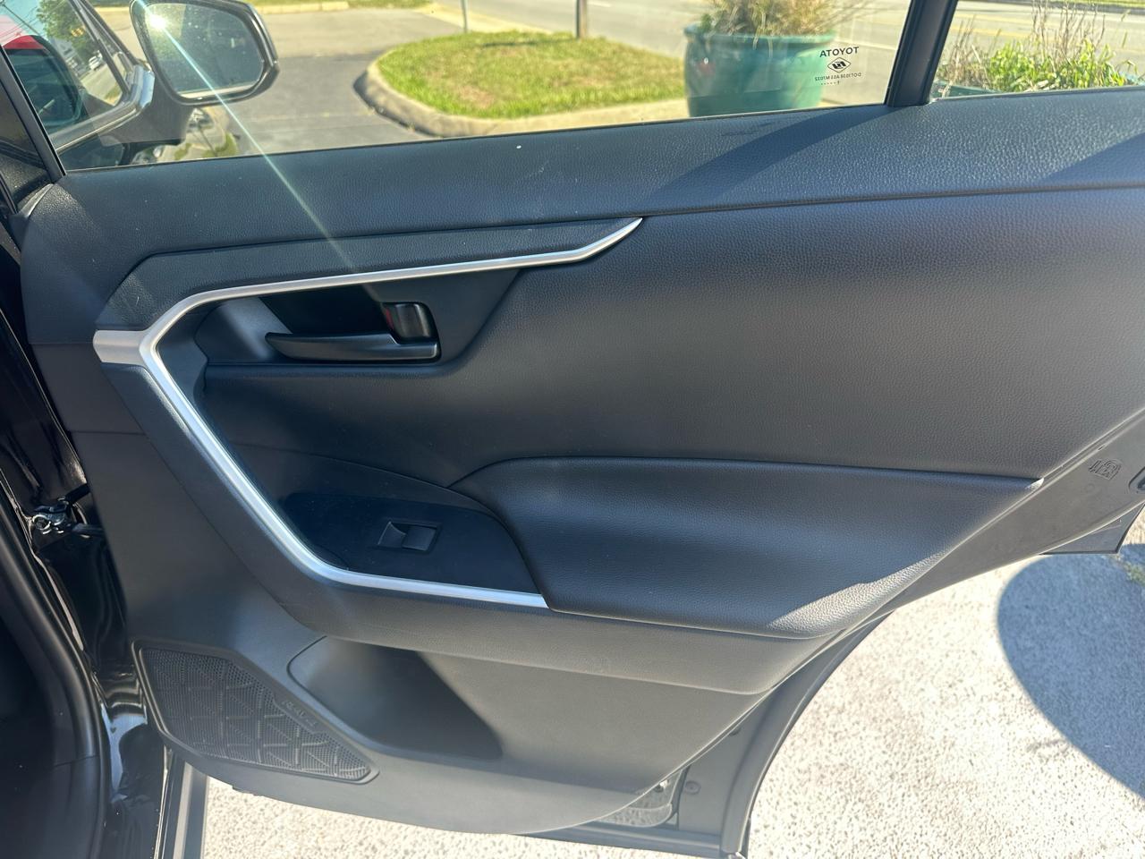 Toyota RAV4  2021