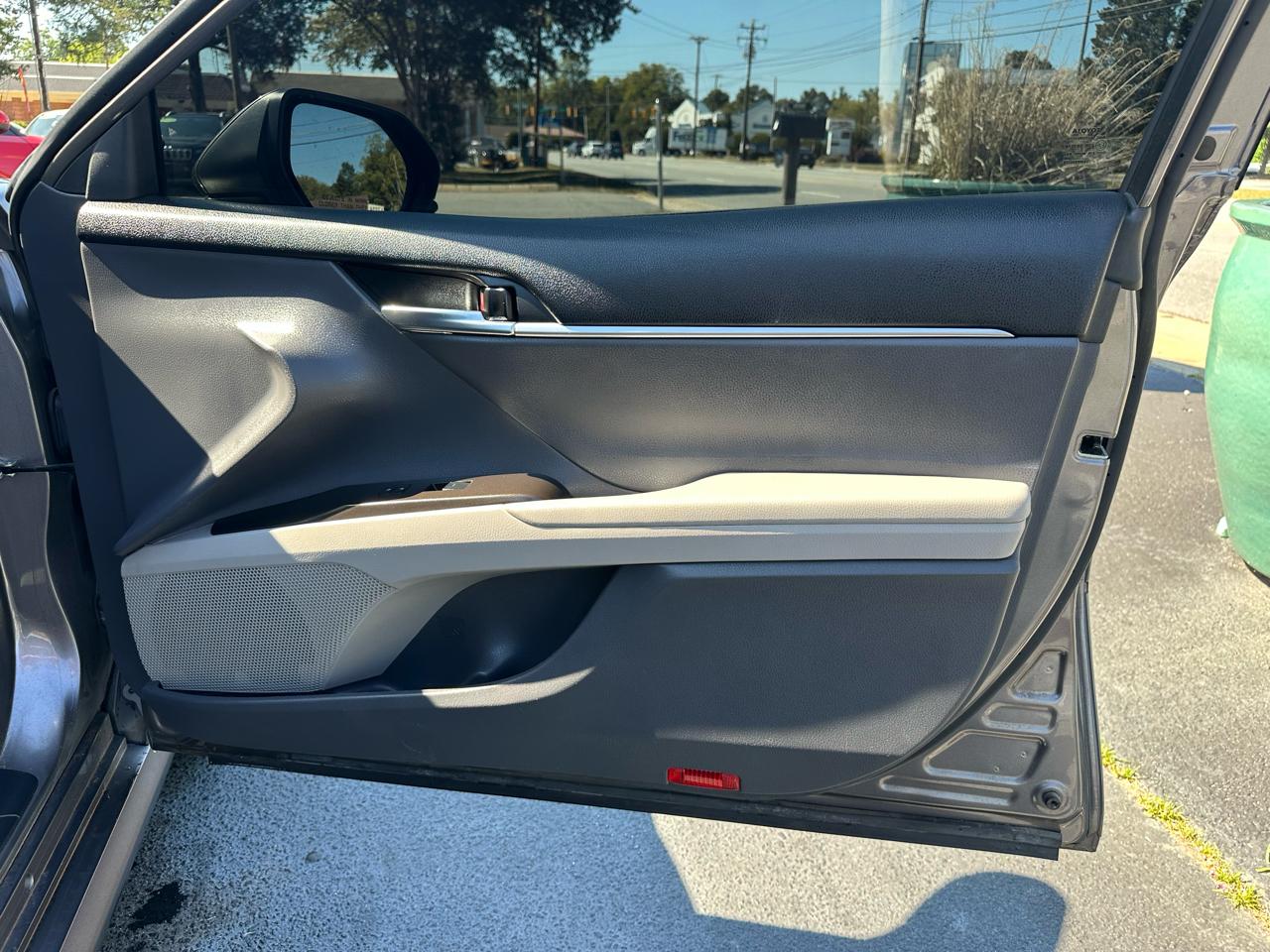 Toyota Camry  2023