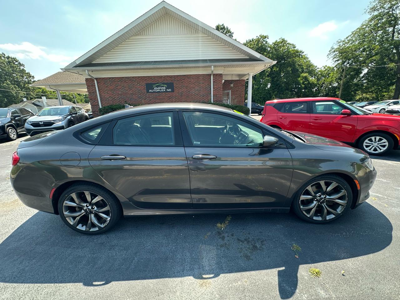 Chrysler 200  2016