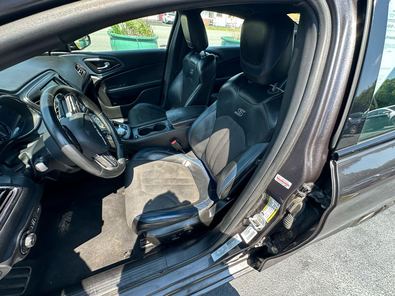Chrysler 200  2016